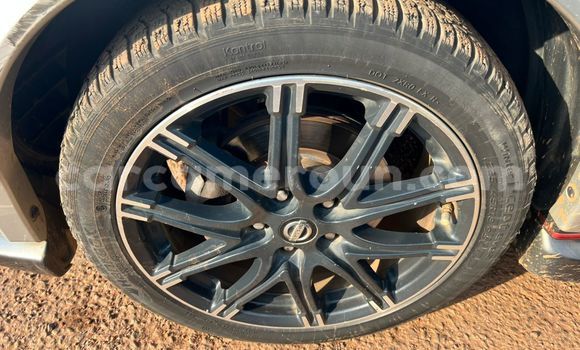 Sayi Na hannu Nissan Juke Azurfa Mota in Yaounde a Babban Kamaru Sayi Na hannu Nissan Juke Azurfa Mota in Yaounde a Babban Kamaru