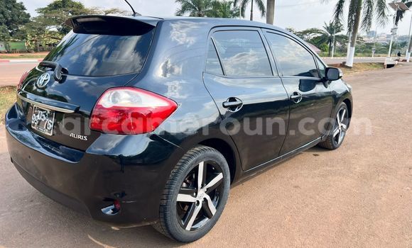 Sayi Na hannu Toyota Auris Black Mota in Yaounde a Babban Kamaru Sayi Na hannu Toyota Auris Black Mota in Yaounde a Babban Kamaru
