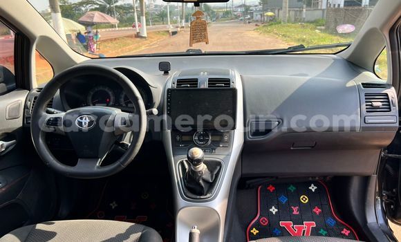 Sayi Na hannu Toyota Auris Black Mota in Yaounde a Babban Kamaru Sayi Na hannu Toyota Auris Black Mota in Yaounde a Babban Kamaru