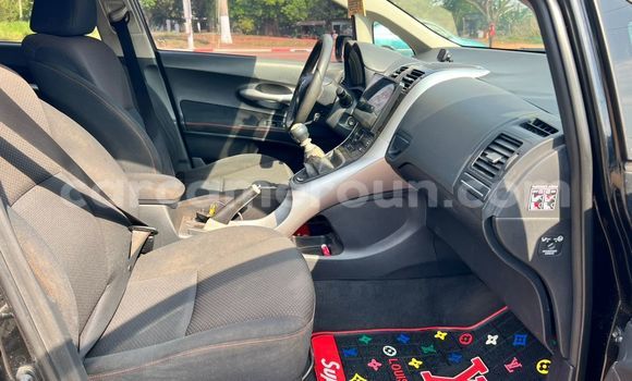 Sayi Na hannu Toyota Auris Black Mota in Yaounde a Babban Kamaru Sayi Na hannu Toyota Auris Black Mota in Yaounde a Babban Kamaru