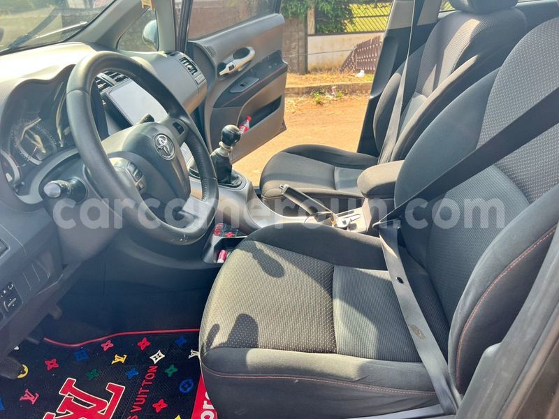 Big with watermark toyota auris central cameroon yaounde 22008