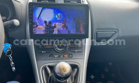 Sayi Na hannu Toyota Auris Black Mota in Yaounde a Babban Kamaru Sayi Na hannu Toyota Auris Black Mota in Yaounde a Babban Kamaru