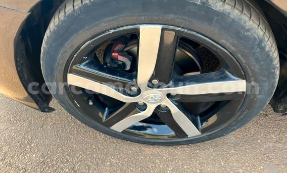 Sayi Na hannu Toyota Auris Black Mota in Yaounde a Babban Kamaru Sayi Na hannu Toyota Auris Black Mota in Yaounde a Babban Kamaru