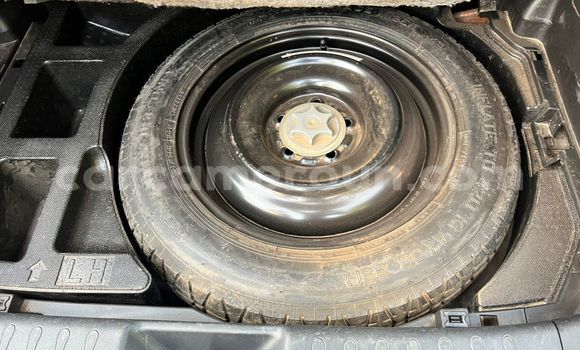 Sayi Na hannu Toyota Auris Black Mota in Yaounde a Babban Kamaru Sayi Na hannu Toyota Auris Black Mota in Yaounde a Babban Kamaru