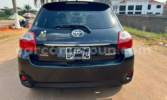 Sayi Na hannu Toyota Auris Black Mota in Yaounde a Babban Kamaru Sayi Na hannu Toyota Auris Black Mota in Yaounde a Babban Kamaru