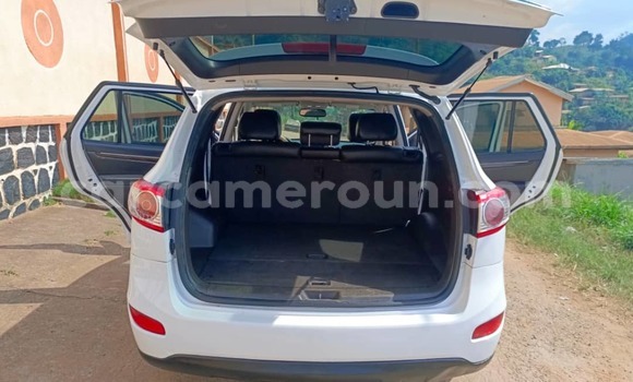 Sayi Na hannu Hyundai Santa Fe Blue Mota in Yaounde a Babban Kamaru Sayi Na hannu Hyundai Santa Fe Blue Mota in Yaounde a Babban Kamaru
