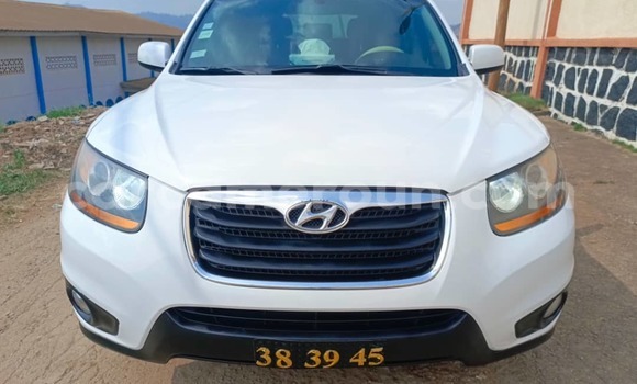 Sayi Na hannu Hyundai Santa Fe Blue Mota in Yaounde a Babban Kamaru Sayi Na hannu Hyundai Santa Fe Blue Mota in Yaounde a Babban Kamaru