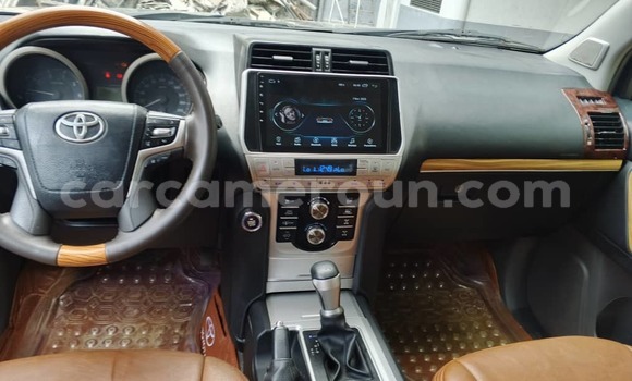 Sayi Na hannu Toyota Land Cruiser Prado Black Mota in Douala a Ƙasar Kamaru Sayi Na hannu Toyota Land Cruiser Prado Black Mota in Douala a Ƙasar Kamaru