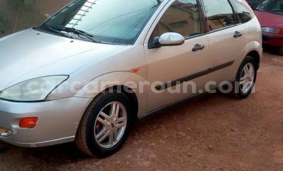 Sayi Na hannu Ford Focus Azurfa Mota in Yaounde a Babban Kamaru