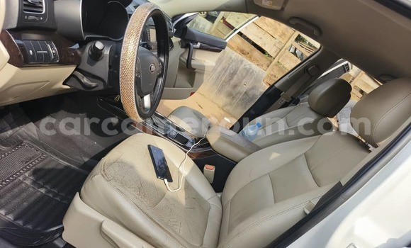 Acheter Occasion Voiture Kia Sorento Blanc à Yaoundé, Central Cameroon Acheter Occasion Voiture Kia Sorento Blanc à Yaoundé, Central Cameroon