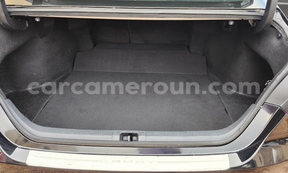 Sayi Na hannu Toyota Camry Black Mota in Yaounde a Babban Kamaru Sayi Na hannu Toyota Camry Black Mota in Yaounde a Babban Kamaru