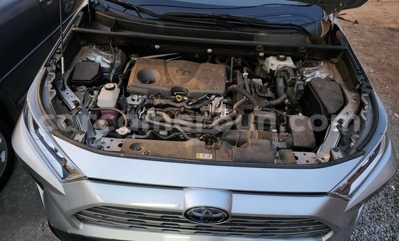 Acheter Occasion Voiture Toyota RAV4 Gris à Yaoundé, Central Cameroon Acheter Occasion Voiture Toyota RAV4 Gris à Yaoundé, Central Cameroon