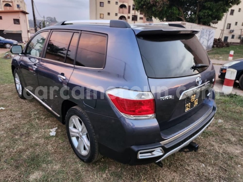 Big with watermark toyota highlander central cameroon yaounde 22053