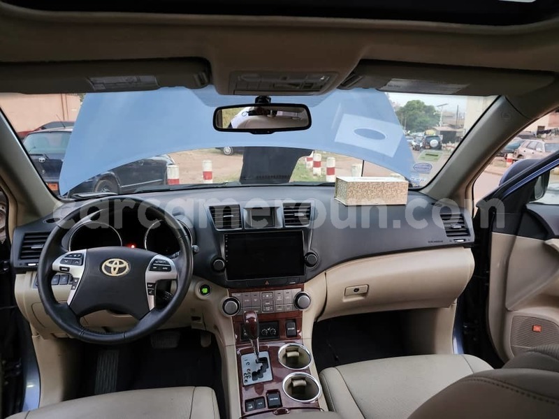 Big with watermark toyota highlander central cameroon yaounde 22053