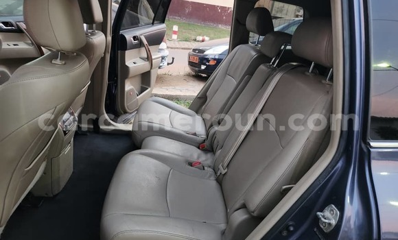 Sayi Na hannu Toyota Highlander Black Mota in Yaounde a Babban Kamaru Sayi Na hannu Toyota Highlander Black Mota in Yaounde a Babban Kamaru