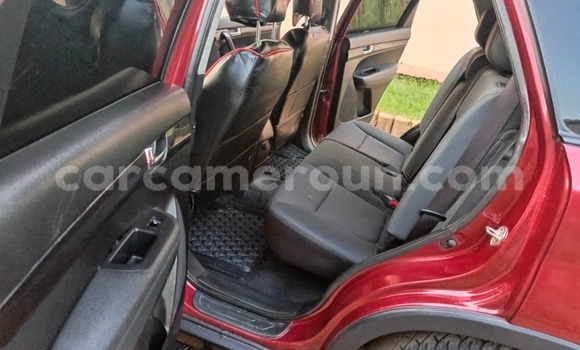 Sayi Na hannu Kia Sorento Red Mota in Yaounde a Babban Kamaru Sayi Na hannu Kia Sorento Red Mota in Yaounde a Babban Kamaru