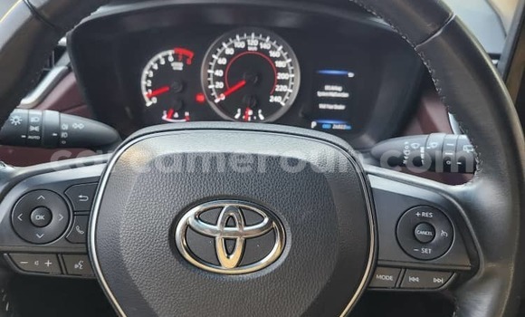 Sayi Na hannu Toyota Corolla Cross White Mota in Yaounde a Babban Kamaru Sayi Na hannu Toyota Corolla Cross White Mota in Yaounde a Babban Kamaru