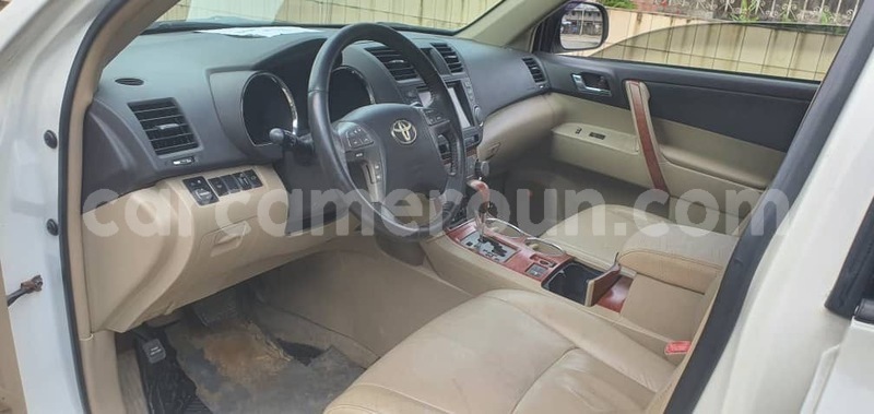 Big with watermark toyota highlander littoral cameroon douala 22073