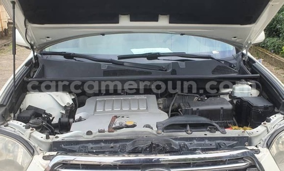 Buy Import Toyota Highlander White Car in Douala in Littoral Cameroon Buy Import Toyota Highlander White Car in Douala in Littoral Cameroon