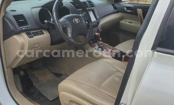 Buy Import Toyota Highlander White Car in Douala in Littoral Cameroon Buy Import Toyota Highlander White Car in Douala in Littoral Cameroon