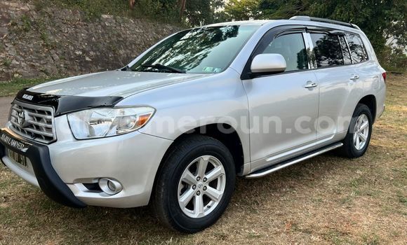Buy Used Toyota Highlander Silver Car in Yaounde in Central Cameroon Buy Used Toyota Highlander Silver Car in Yaounde in Central Cameroon