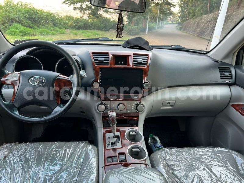 Big with watermark toyota highlander central cameroon yaounde 22074