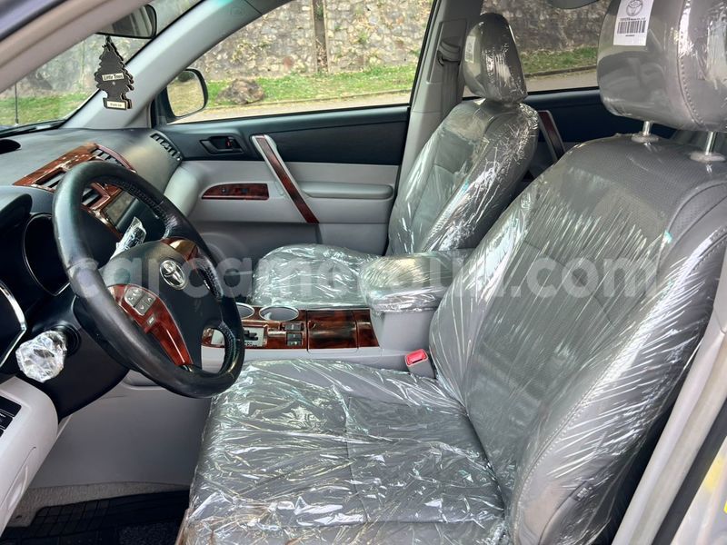 Big with watermark toyota highlander central cameroon yaounde 22074