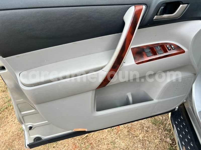 Big with watermark toyota highlander central cameroon yaounde 22074