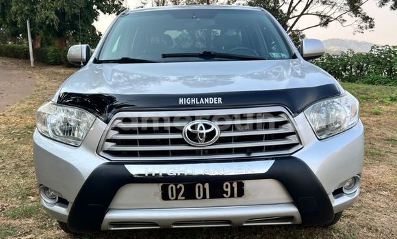 Buy Used Toyota Highlander Silver Car in Yaounde in Central Cameroon Buy Used Toyota Highlander Silver Car in Yaounde in Central Cameroon