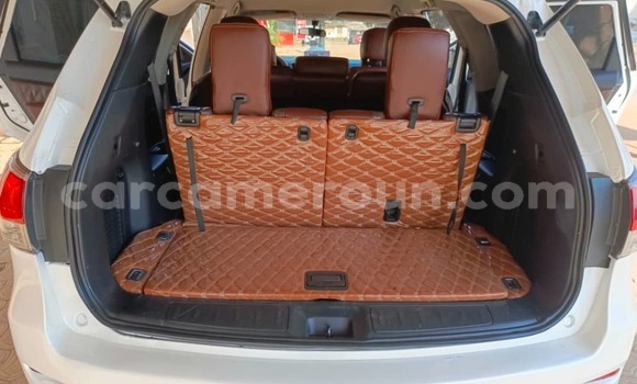 Sayi Na hannu Nissan Pathfinder White Mota in Yaounde a Babban Kamaru Sayi Na hannu Nissan Pathfinder White Mota in Yaounde a Babban Kamaru