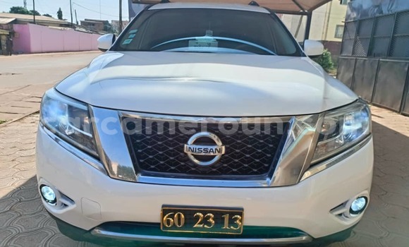 Sayi Na hannu Nissan Pathfinder White Mota in Yaounde a Babban Kamaru Sayi Na hannu Nissan Pathfinder White Mota in Yaounde a Babban Kamaru
