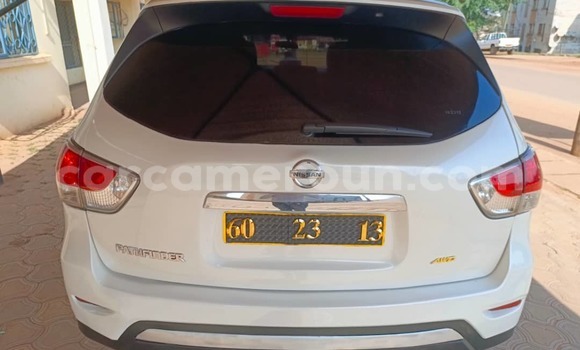 Sayi Na hannu Nissan Pathfinder White Mota in Yaounde a Babban Kamaru Sayi Na hannu Nissan Pathfinder White Mota in Yaounde a Babban Kamaru