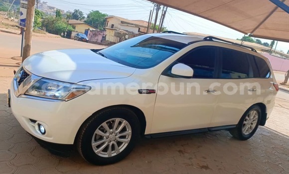 Buy Used Nissan Pathfinder White Car in Yaounde in Central Cameroon Buy Used Nissan Pathfinder White Car in Yaounde in Central Cameroon