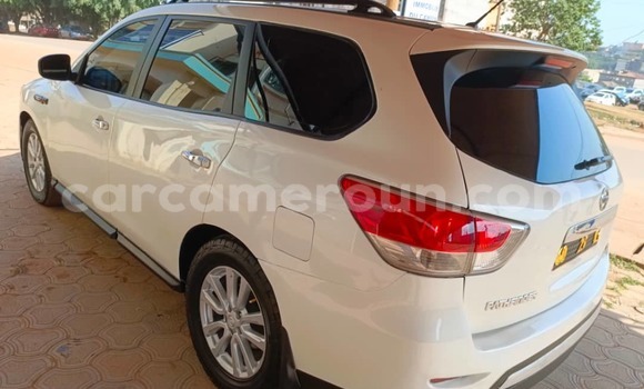 Buy Used Nissan Pathfinder White Car in Yaounde in Central Cameroon Buy Used Nissan Pathfinder White Car in Yaounde in Central Cameroon