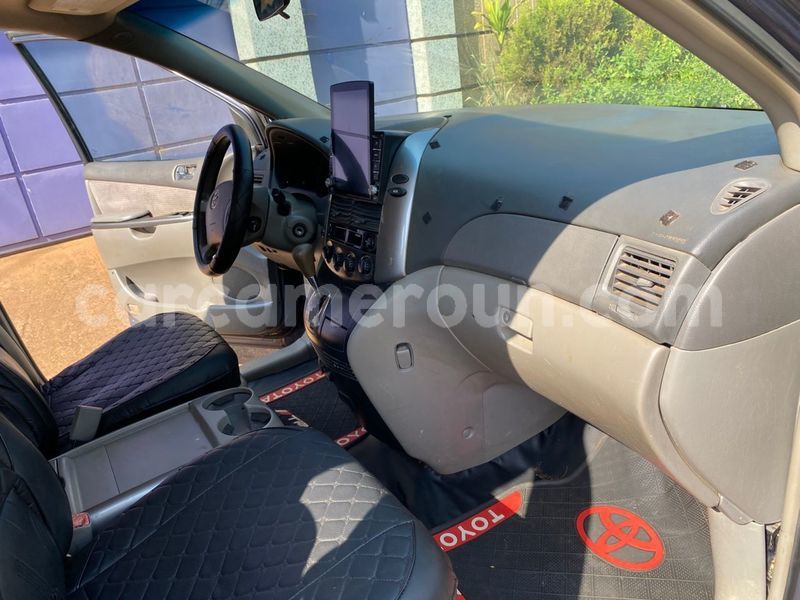 Big with watermark toyota sienna central cameroon yaounde 22104