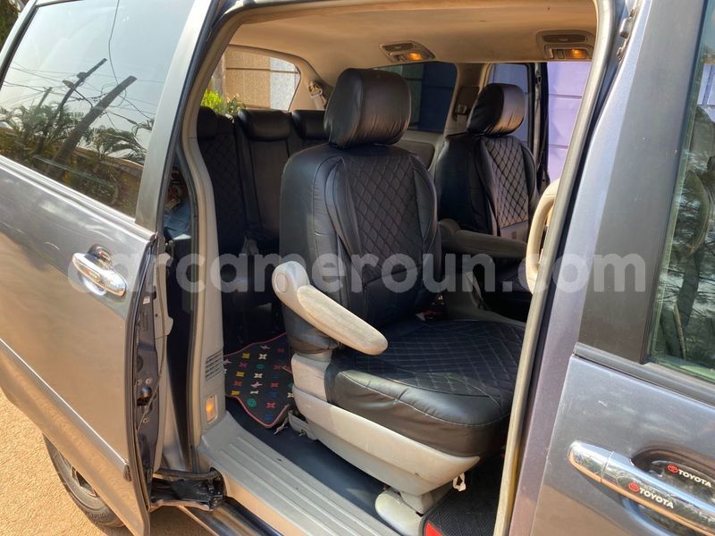 Big with watermark toyota sienna central cameroon yaounde 22104