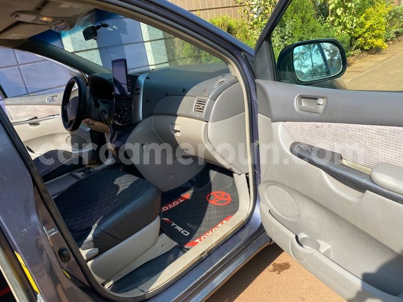 Big with watermark toyota sienna central cameroon yaounde 22104