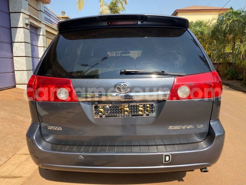 Big with watermark toyota sienna central cameroon yaounde 22104