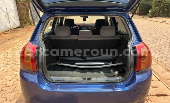 Sayi Na hannu Toyota Corolla Blue Mota in Yaounde a Babban Kamaru Sayi Na hannu Toyota Corolla Blue Mota in Yaounde a Babban Kamaru