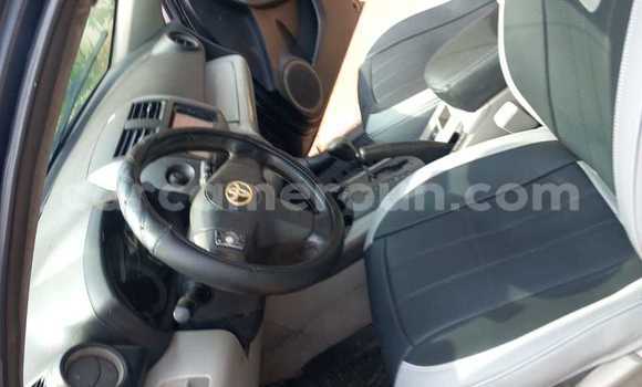 Acheter Occasion Voiture Toyota RAV4 Noir à Yaoundé, Central Cameroon Acheter Occasion Voiture Toyota RAV4 Noir à Yaoundé, Central Cameroon