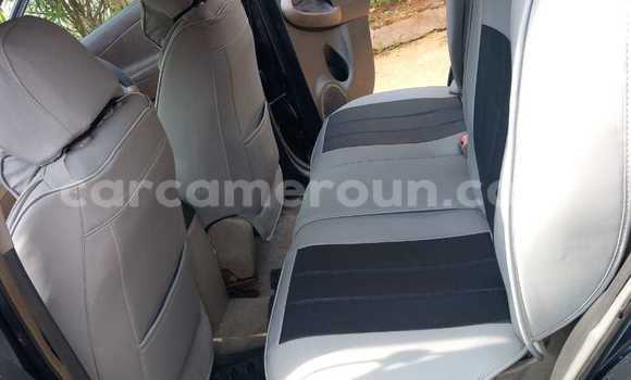 Acheter Occasion Voiture Toyota RAV4 Noir à Yaoundé, Central Cameroon Acheter Occasion Voiture Toyota RAV4 Noir à Yaoundé, Central Cameroon