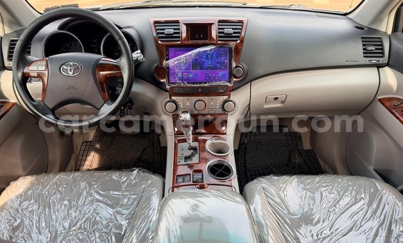 Buy New Toyota Highlander Silver Car in Yaounde in Central Cameroon Buy New Toyota Highlander Silver Car in Yaounde in Central Cameroon