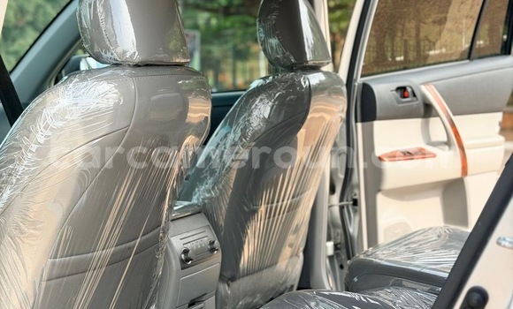 Buy New Toyota Highlander Silver Car in Yaounde in Central Cameroon Buy New Toyota Highlander Silver Car in Yaounde in Central Cameroon