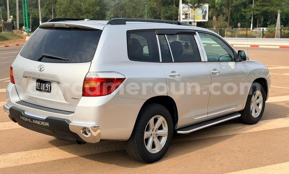 Buy New Toyota Highlander Silver Car in Yaounde in Central Cameroon Buy New Toyota Highlander Silver Car in Yaounde in Central Cameroon