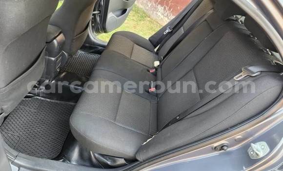 Sayi Na hannu Toyota Avensis Azurfa Mota in Yaounde a Babban Kamaru Sayi Na hannu Toyota Avensis Azurfa Mota in Yaounde a Babban Kamaru