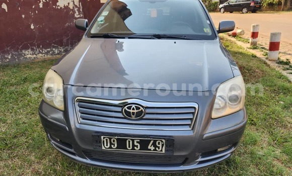 Sayi Na hannu Toyota Avensis Azurfa Mota in Yaounde a Babban Kamaru Sayi Na hannu Toyota Avensis Azurfa Mota in Yaounde a Babban Kamaru