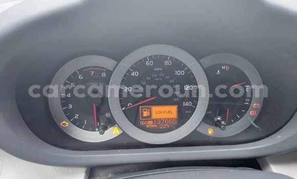 Sayi Na hannu Toyota RAV4 Azurfa Mota in Yaounde a Babban Kamaru Sayi Na hannu Toyota RAV4 Azurfa Mota in Yaounde a Babban Kamaru