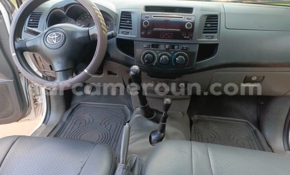 Acheter Occasion Voiture Toyota Hiluxe VIGO Blanc à Yaoundé, Central Cameroon Acheter Occasion Voiture Toyota Hiluxe VIGO Blanc à Yaoundé, Central Cameroon