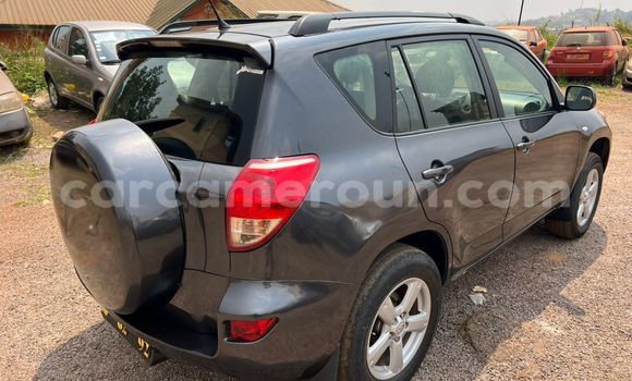 Sayi Na hannu Toyota RAV4 Black Mota in Yaounde a Babban Kamaru Sayi Na hannu Toyota RAV4 Black Mota in Yaounde a Babban Kamaru