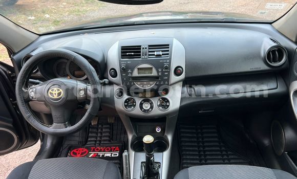 Sayi Na hannu Toyota RAV4 Black Mota in Yaounde a Babban Kamaru Sayi Na hannu Toyota RAV4 Black Mota in Yaounde a Babban Kamaru